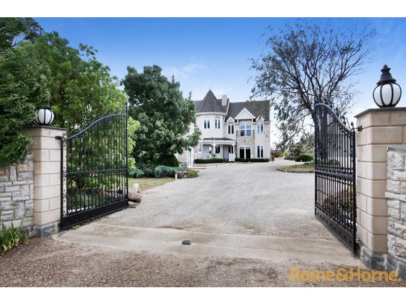 552-554 Leakes Road, Plumpton VIC 3335