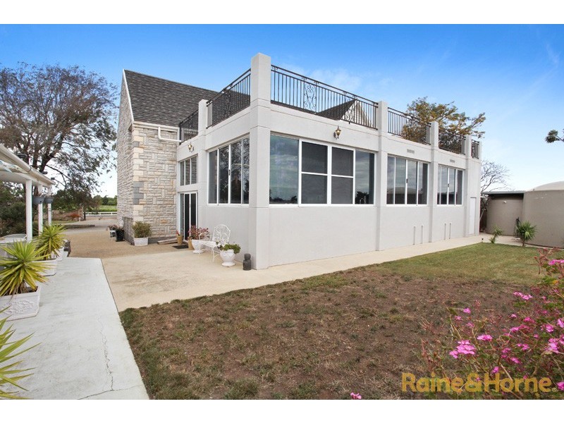 552-554 Leakes Road, Plumpton VIC 3335