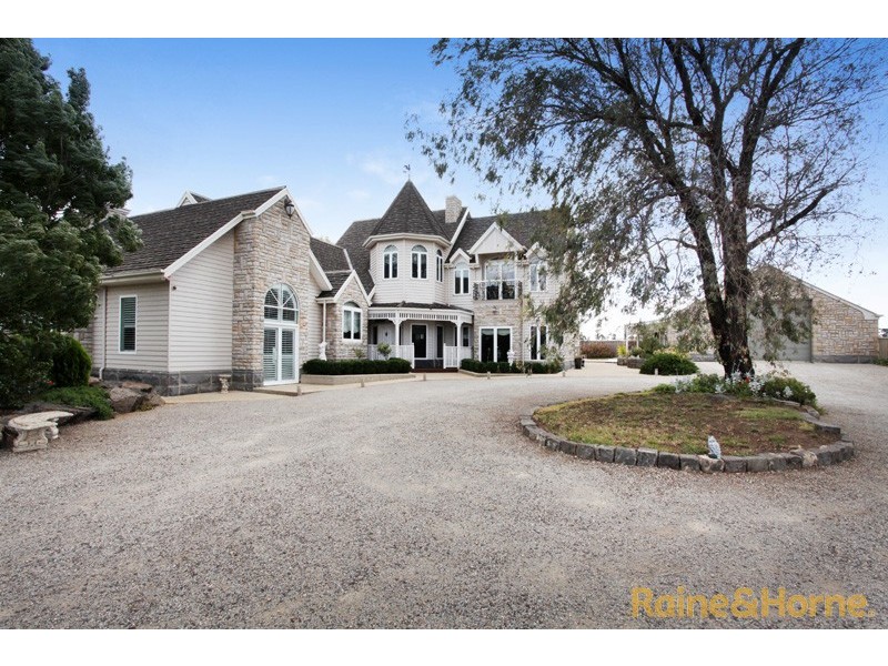 552-554 Leakes Road, Plumpton VIC 3335