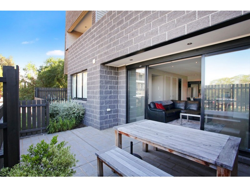 5/11 Monckton Place, Caroline Springs VIC 3023