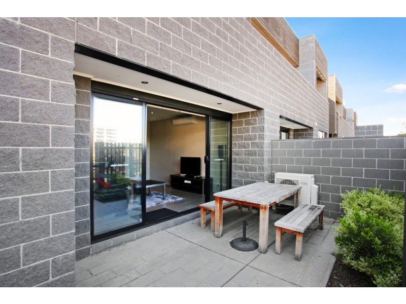 5/11 Monckton Place, Caroline Springs VIC 3023