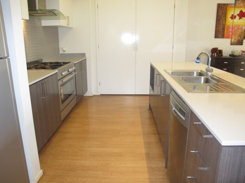 7 Stradbroke Gardens, Caroline Springs VIC 3023