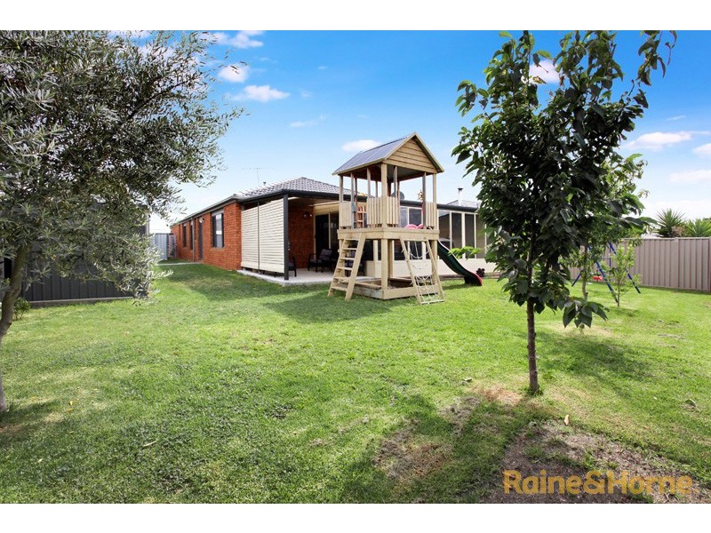 2 Melrome Court, Kurunjang VIC 3337