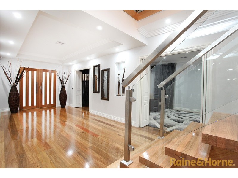 6 Nantha Way, Brookfield VIC 3338