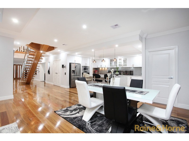 6 Nantha Way, Brookfield VIC 3338