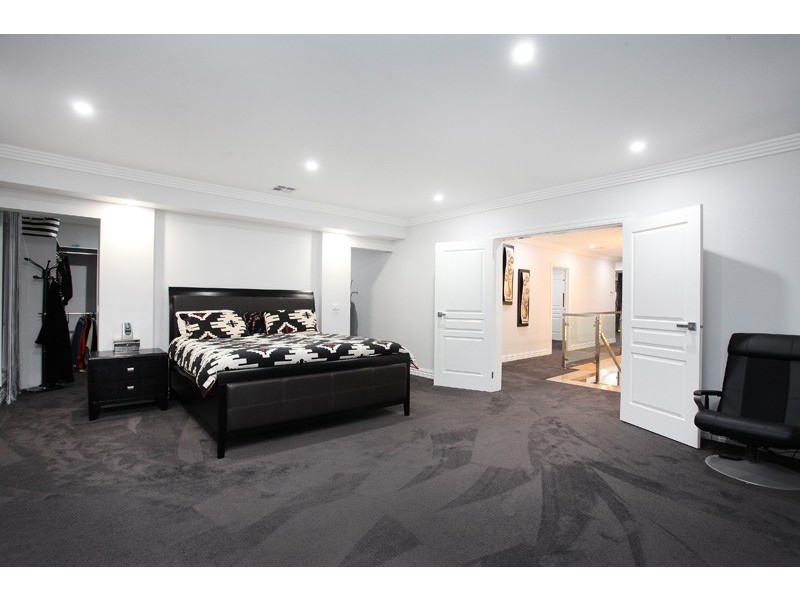 6 Nantha Way, Brookfield VIC 3338