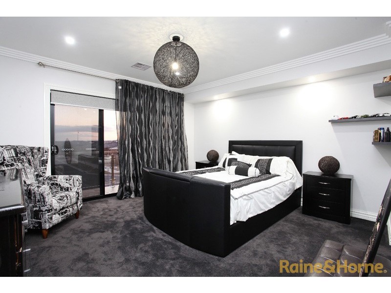 6 Nantha Way, Brookfield VIC 3338