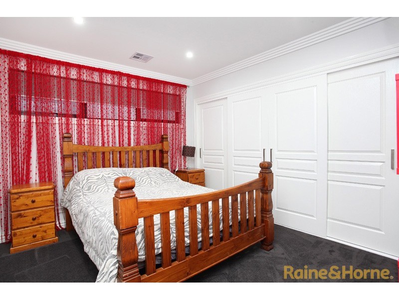 6 Nantha Way, Brookfield VIC 3338