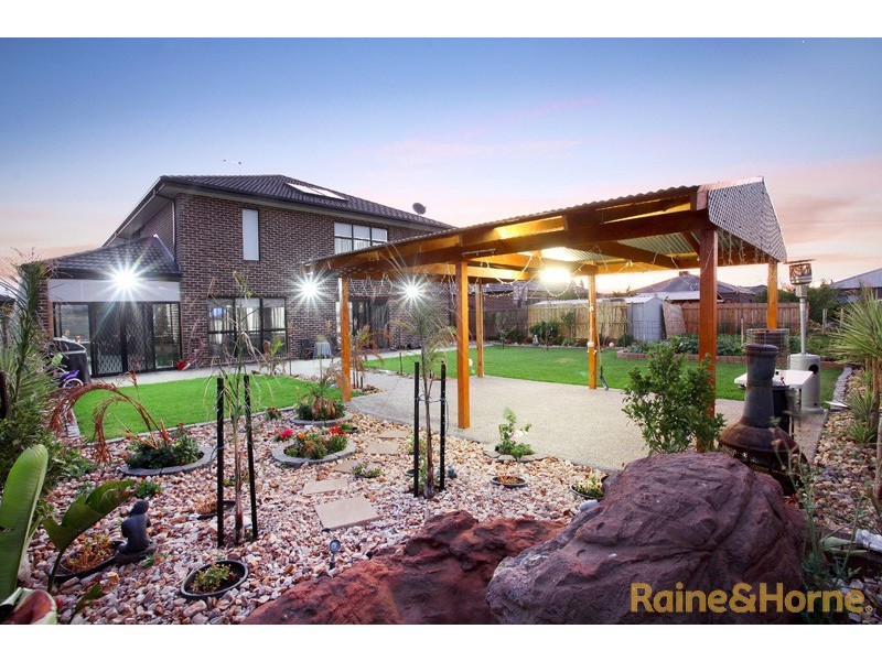 6 Nantha Way, Brookfield VIC 3338