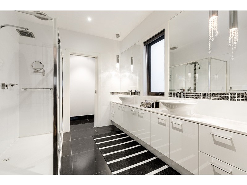 40 Laurence Avenue, Airport West VIC 3042