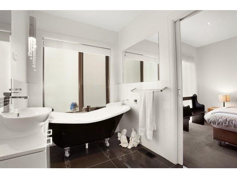 40 Laurence Avenue, Airport West VIC 3042