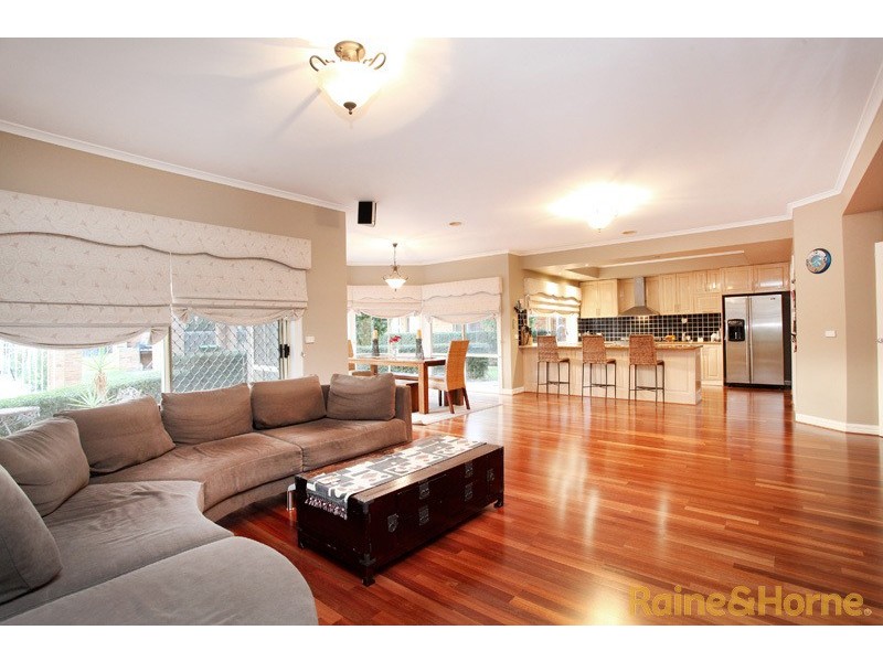 24 Castlewellan Blvd, Hillside VIC 3037