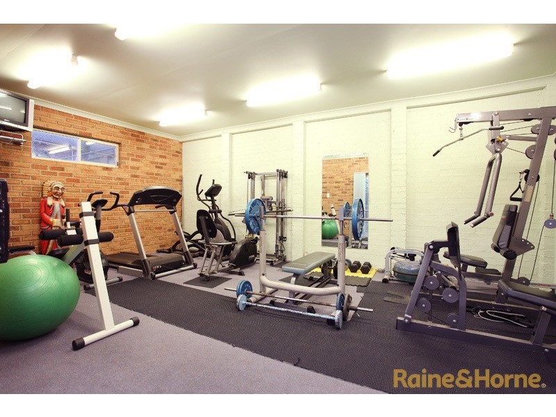 24 Castlewellan Blvd, Hillside VIC 3037