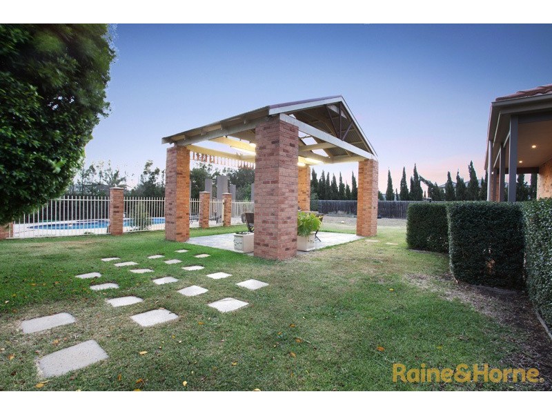 24 Castlewellan Blvd, Hillside VIC 3037