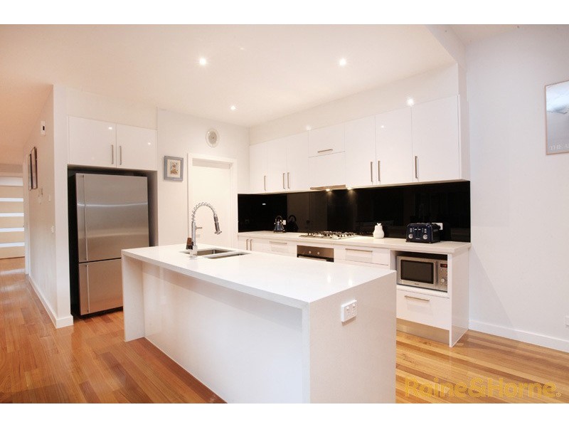 9 Coppin Lane, Caroline Springs VIC 3023