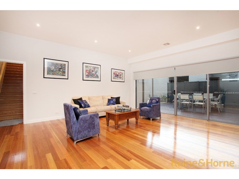 9 Coppin Lane, Caroline Springs VIC 3023