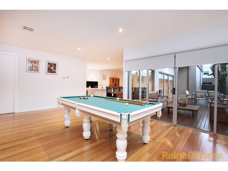 9 Coppin Lane, Caroline Springs VIC 3023