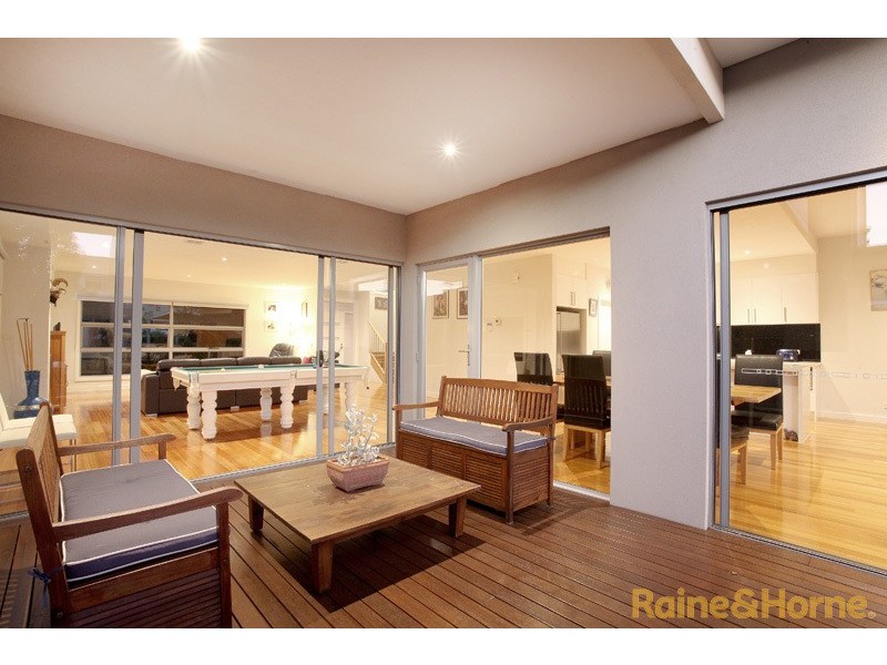 9 Coppin Lane, Caroline Springs VIC 3023