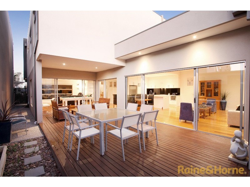 9 Coppin Lane, Caroline Springs VIC 3023