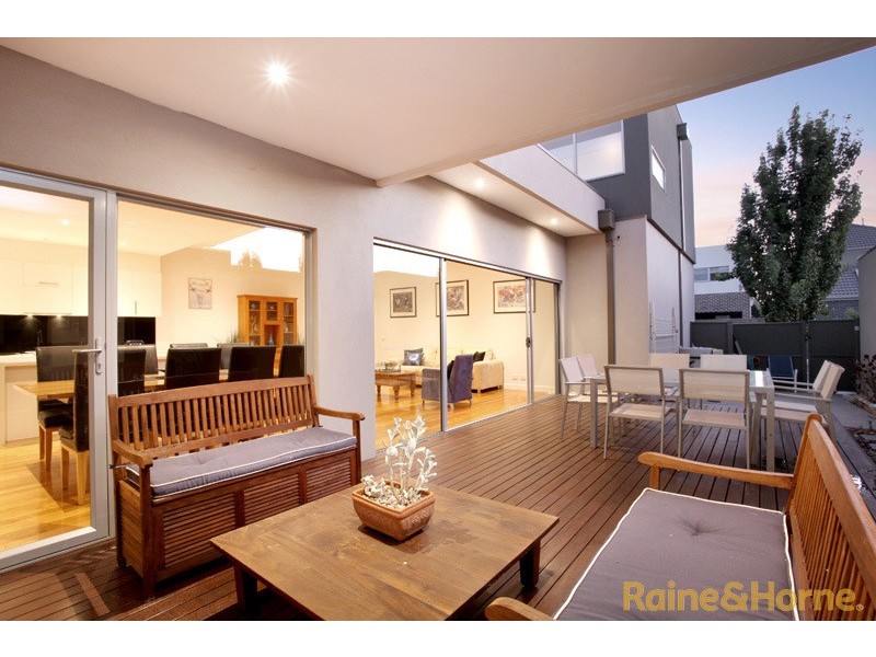 9 Coppin Lane, Caroline Springs VIC 3023