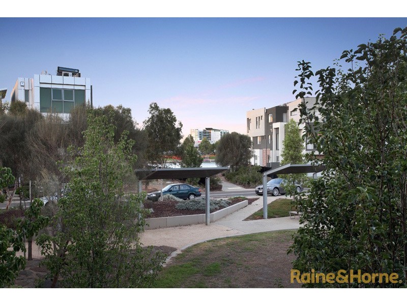 9 Coppin Lane, Caroline Springs VIC 3023