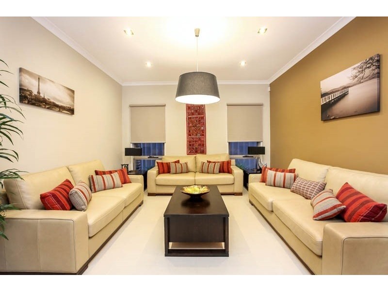 6 Wartook Glade, Caroline Springs VIC 3023