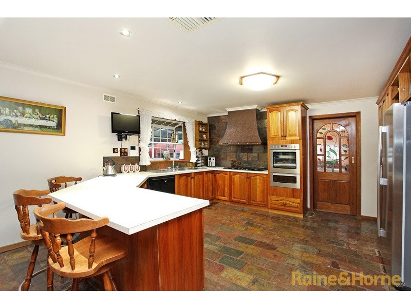 9 Goldsworthy Court, Kings Park VIC 3021