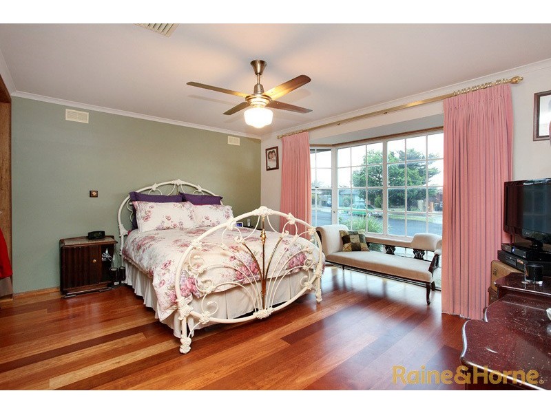 9 Goldsworthy Court, Kings Park VIC 3021