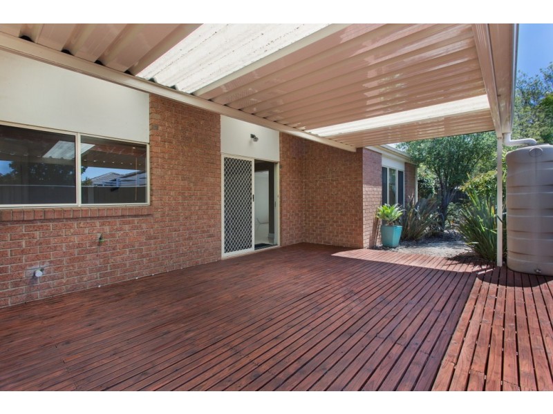 5 Cassan Way, Caroline Springs VIC 3023