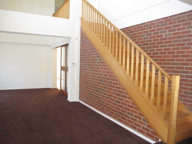 11 Ranmore Grove, Caroline Springs VIC 3023