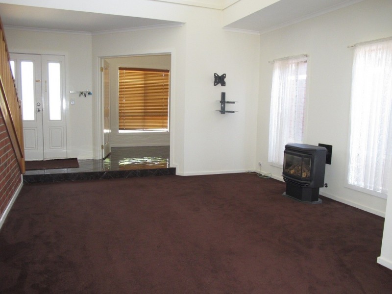 11 Ranmore Grove, Caroline Springs VIC 3023