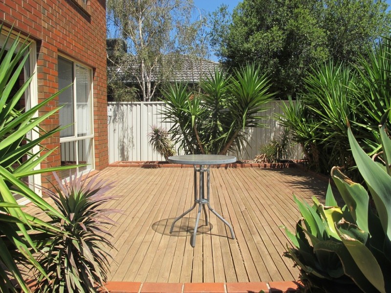 11 Ranmore Grove, Caroline Springs VIC 3023