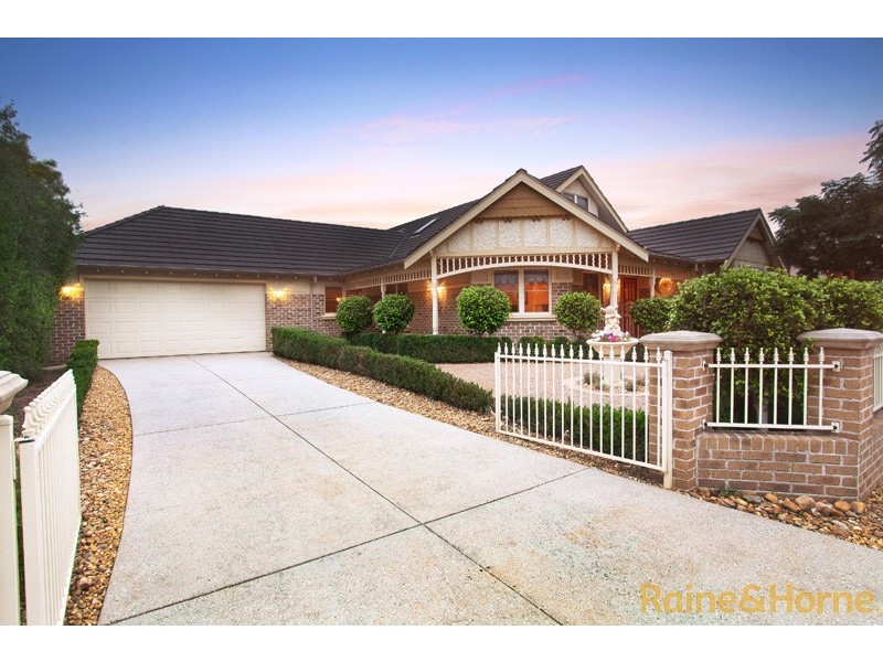 3 Tyrell Walk, Caroline Springs VIC 3023