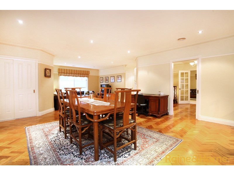 3 Tyrell Walk, Caroline Springs VIC 3023