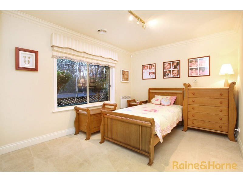 3 Tyrell Walk, Caroline Springs VIC 3023