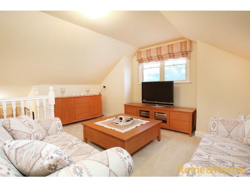 3 Tyrell Walk, Caroline Springs VIC 3023