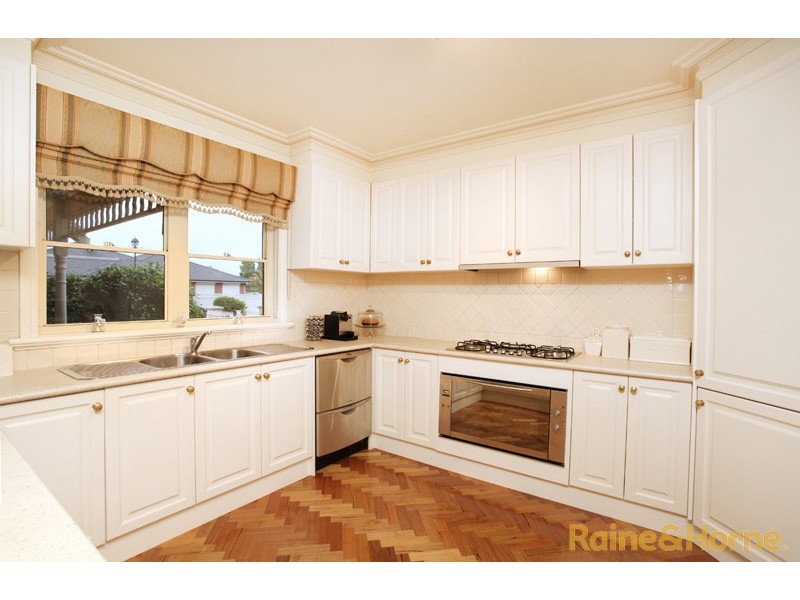 3 Tyrell Walk, Caroline Springs VIC 3023