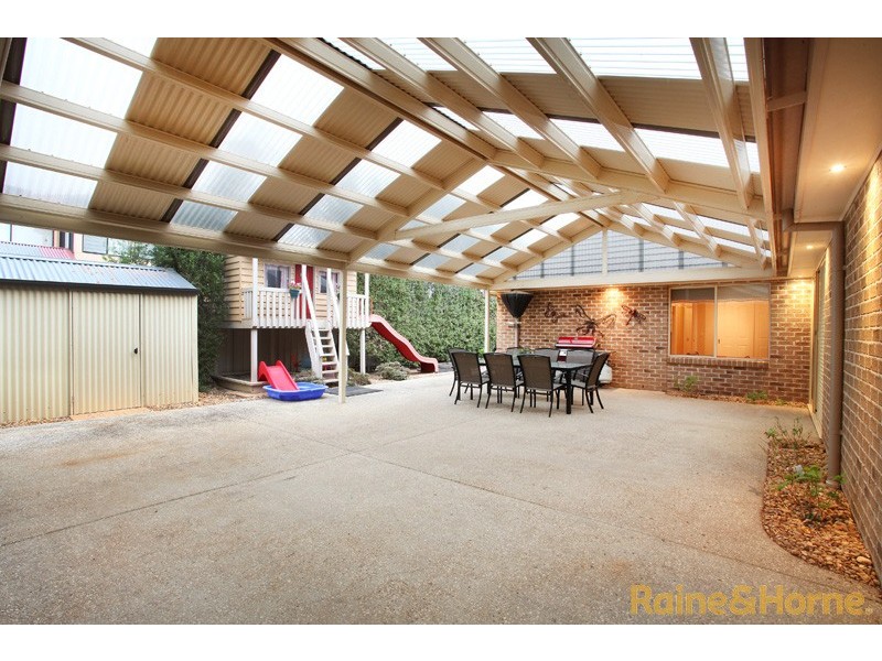 3 Tyrell Walk, Caroline Springs VIC 3023