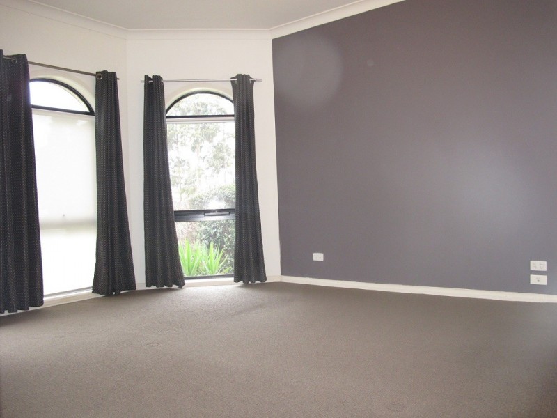 7 Hampstead Green, Caroline Springs VIC 3023