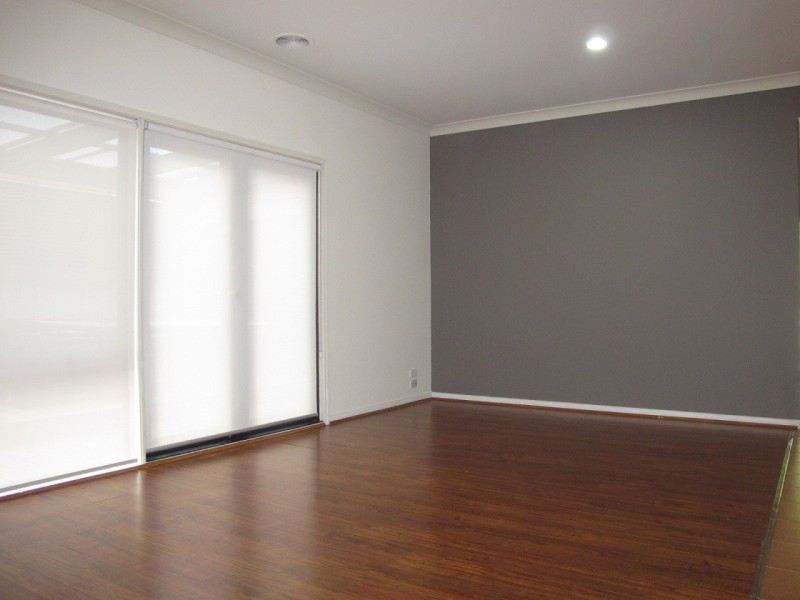 7 Hampstead Green, Caroline Springs VIC 3023