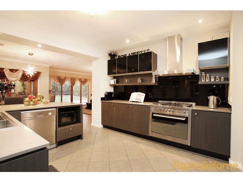 47 George Street, Taylors Hill VIC 3037