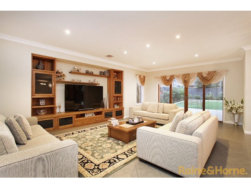 47 George Street, Taylors Hill VIC 3037