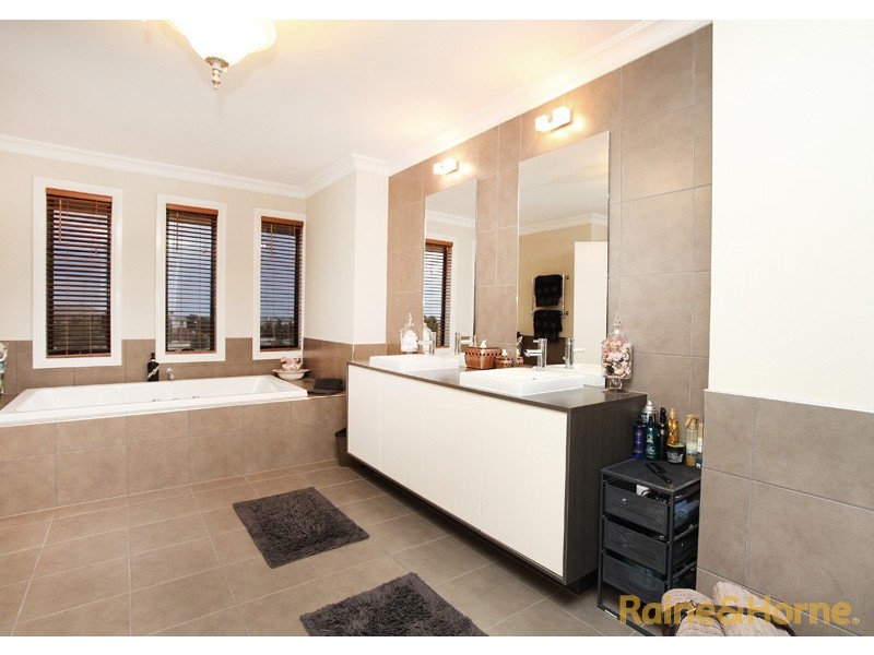 47 George Street, Taylors Hill VIC 3037