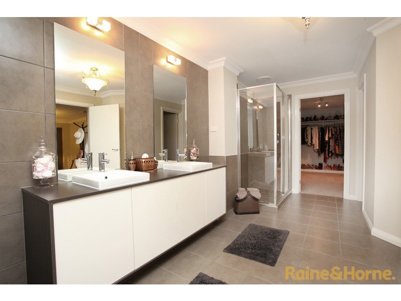 47 George Street, Taylors Hill VIC 3037