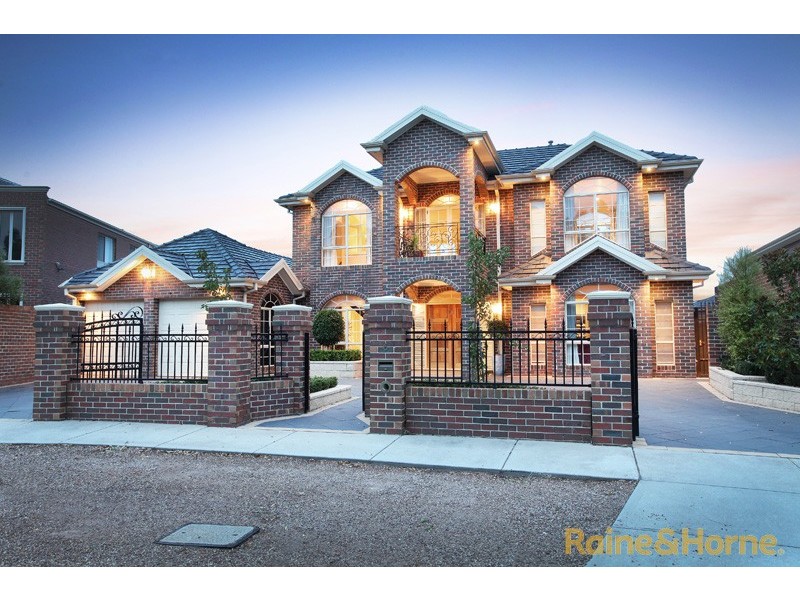 6 Grange Terrace, Taylors Hill VIC 3037