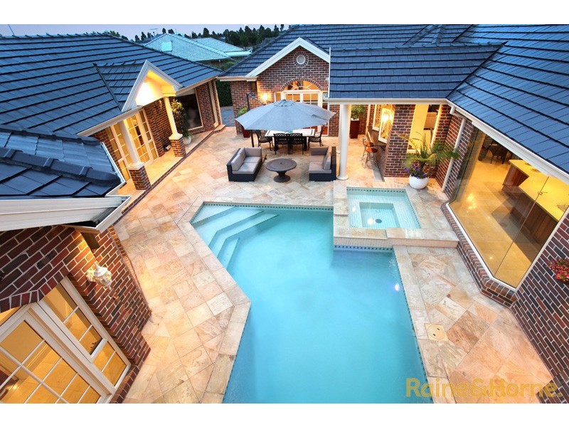 6 Grange Terrace, Taylors Hill VIC 3037