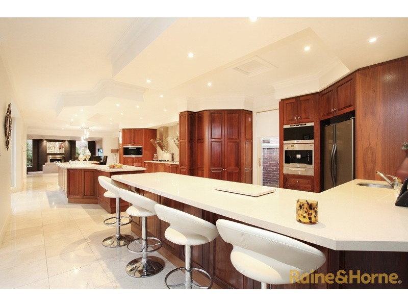 6 Grange Terrace, Taylors Hill VIC 3037