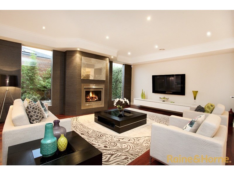 6 Grange Terrace, Taylors Hill VIC 3037