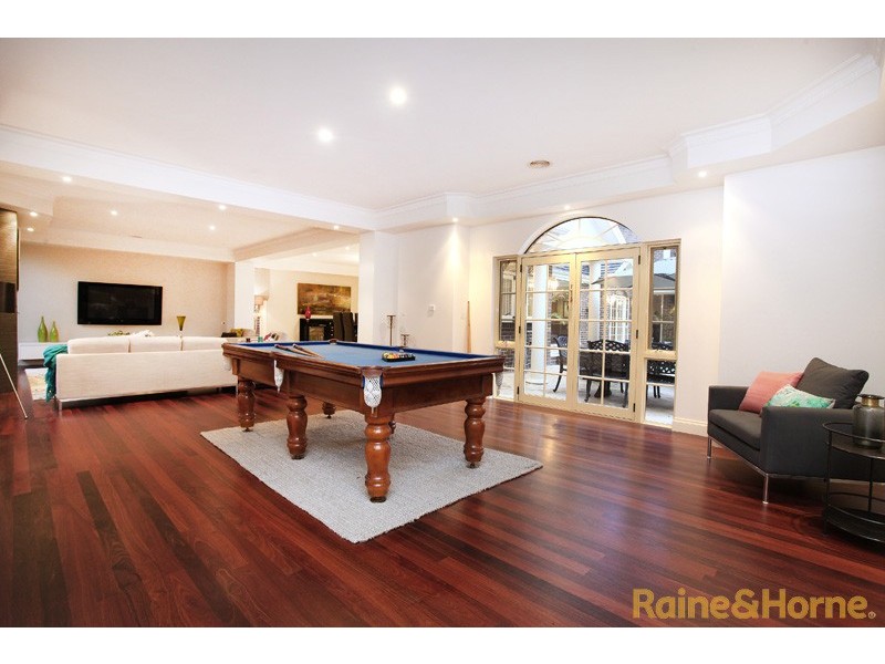 6 Grange Terrace, Taylors Hill VIC 3037