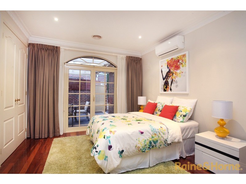 6 Grange Terrace, Taylors Hill VIC 3037